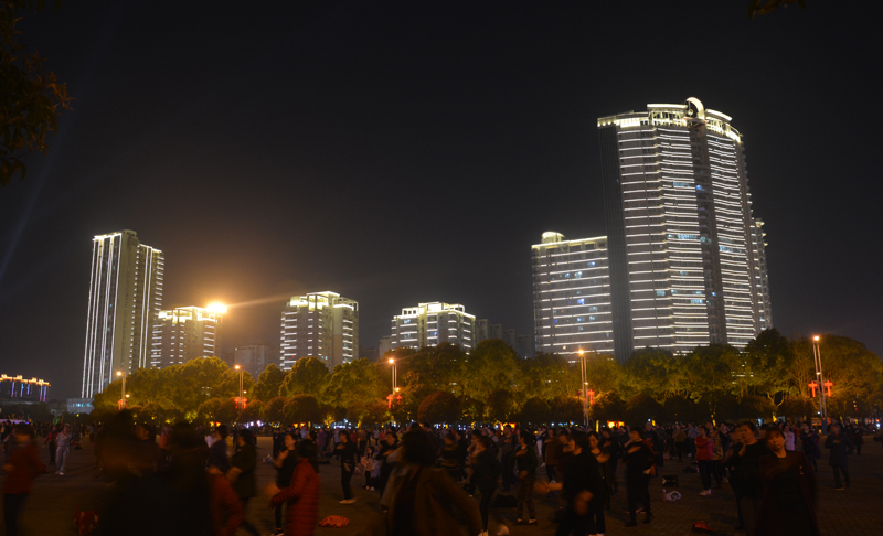 長(zhǎng)沙一點(diǎn)兩線亮化工程